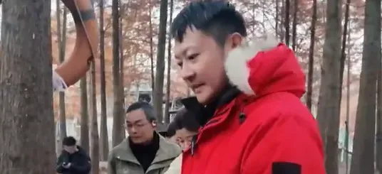 正规炒股在线配资网 确认了，救人的是演员印小天！网友点赞！